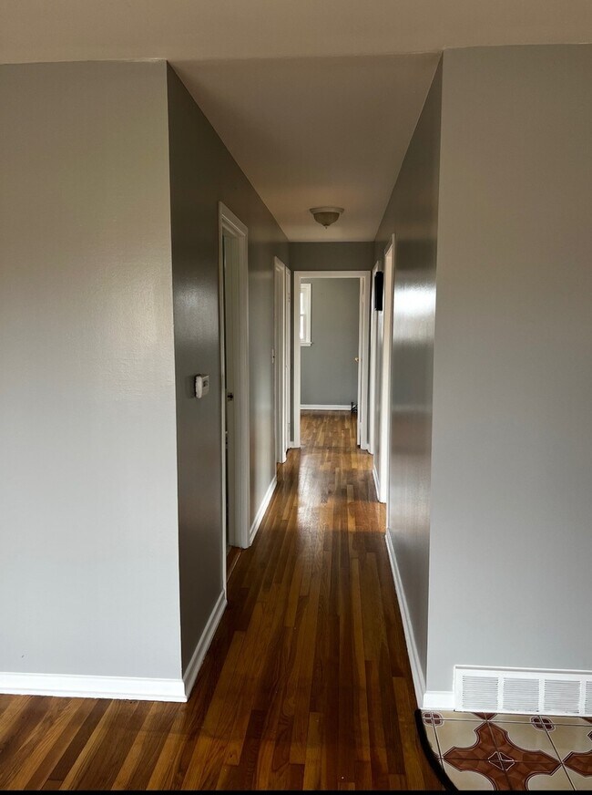 Foto del edificio - 8939 N Wisner St