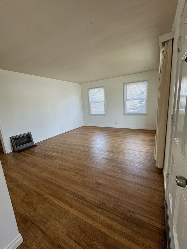 Building Photo - Single Family Home Located in the Montalvo...
