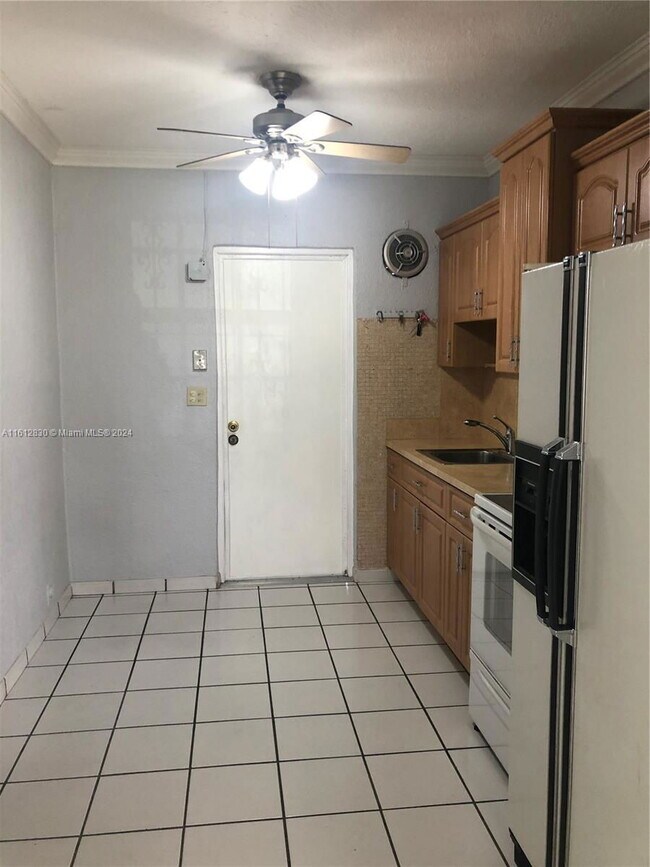 Foto del edificio - 127 E 45th St