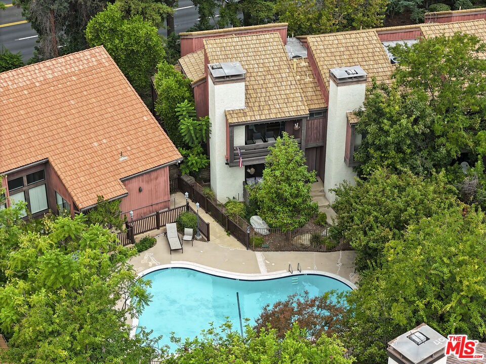Foto principal - 21931 Burbank Blvd