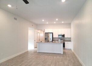 Building Photo - 309 SW 47th Terrace