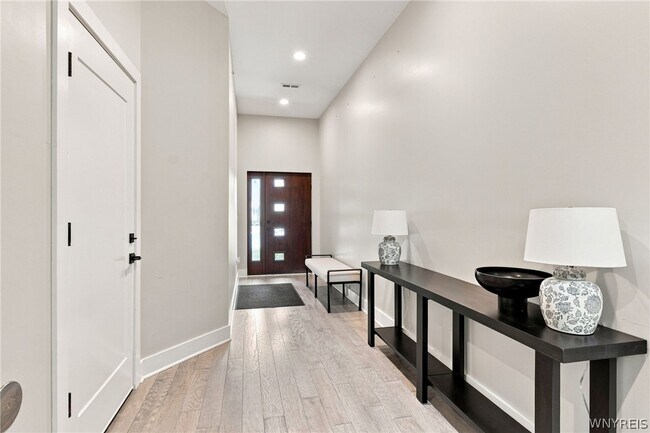 Foto del edificio - 264 Lakefront Blvd