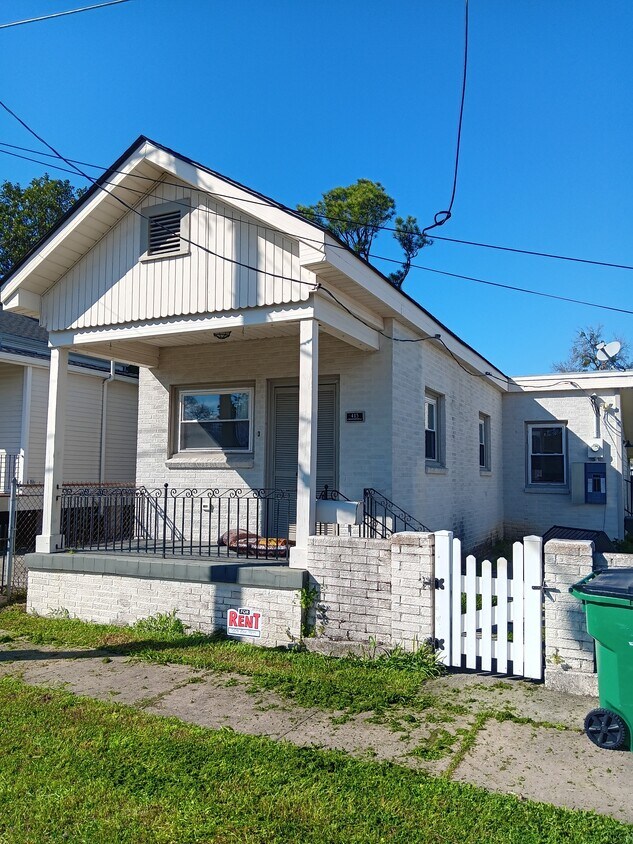 Primary Photo - 415 Cook St