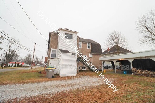 Building Photo - 320 N Broadway St