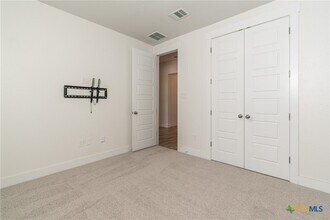 Building Photo - 308 Saturnia Dr