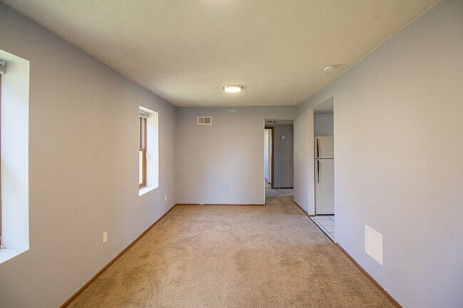 Building Photo - 1415 Wilson Ave.