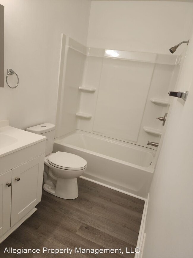 Building Photo - 2 br, 1 bath House - 3106 Parkdale Rd