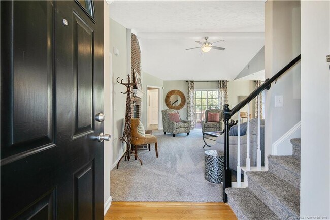 Building Photo - 7268 Beaver Run Dr