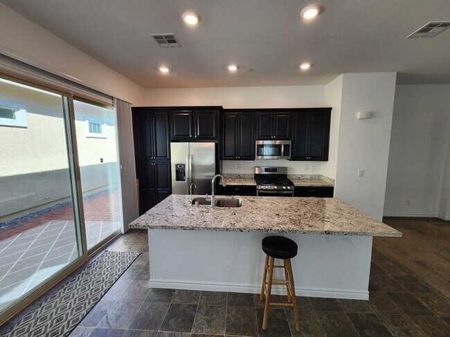 Foto del edificio - Guard-Gated Cadence | 2 Bed Single-Story Home in 55+ Community | WiFi Included