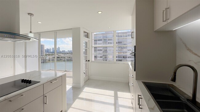 Foto del edificio - 18051 Biscayne Blvd