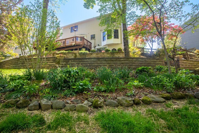 Foto del edificio - Beautiful 4 BR/2.5 BA Single-Family Home i...