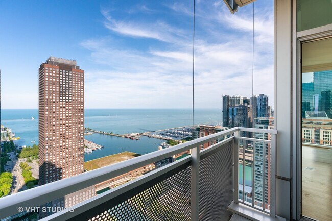 Building Photo - 505 N McClurg Ct