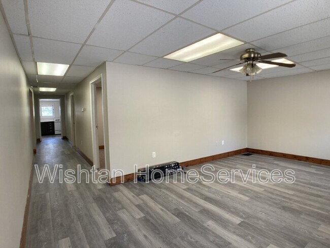 Building Photo - 520 S Johnson St