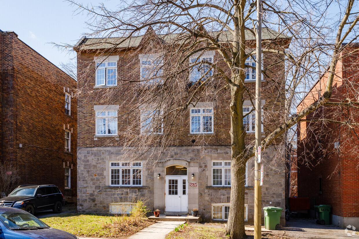 Building Photo - 5674 Av Gatineau