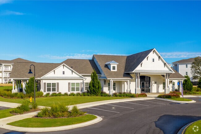 Building Photo - Infinity Hammock Bay