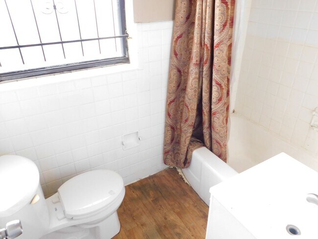 Building Photo - Classic 3 bedroom Ranch style home in Nort...