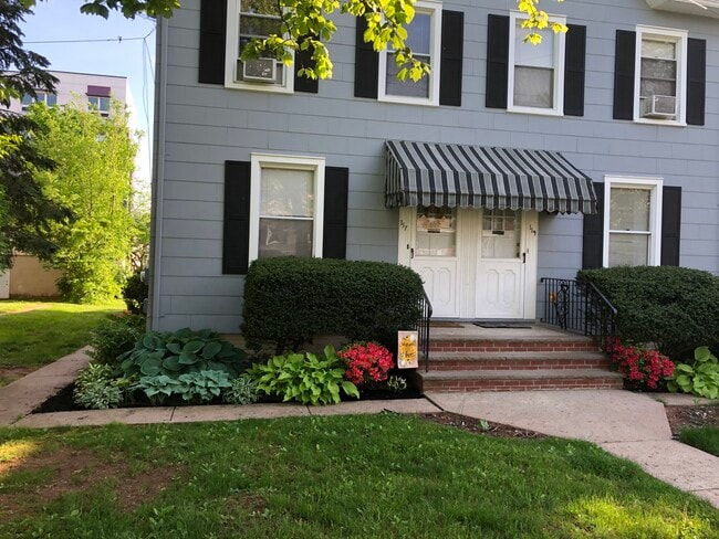 Building Photo - 117 W High St