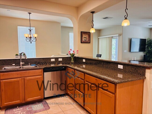 Foto del edificio - Stylish & Spacious 2 bedroom-/1 bath Condo in Astoria at Gateway Oaks!