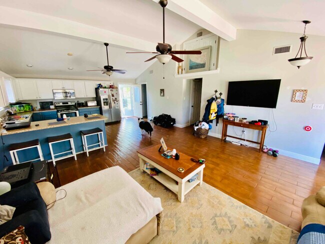 Building Photo - 73639 Diamondhead Dr N