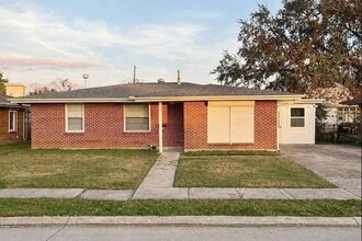 Building Photo - 4 Gretna Blvd