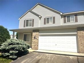 Building Photo - 130 River Woods Dr W