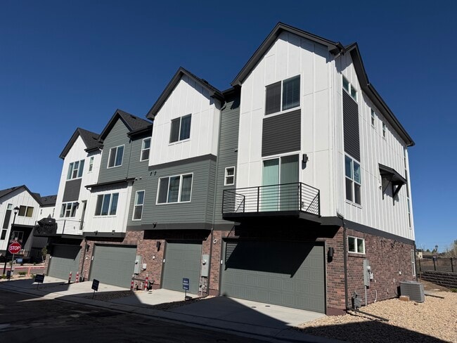 Photo - 4050 Ascend Grv Townhome