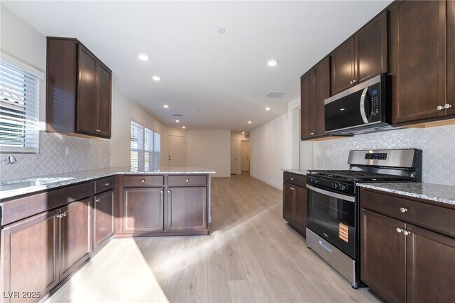 Foto del edificio - 3895 Riley Rose Ave