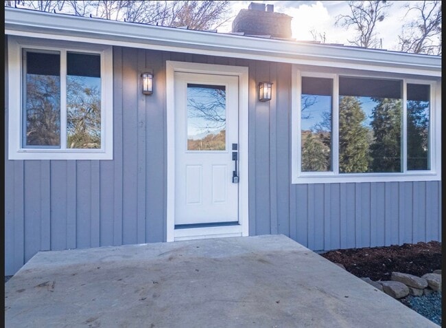 Building Photo - 6208 Dark Hollow Rd