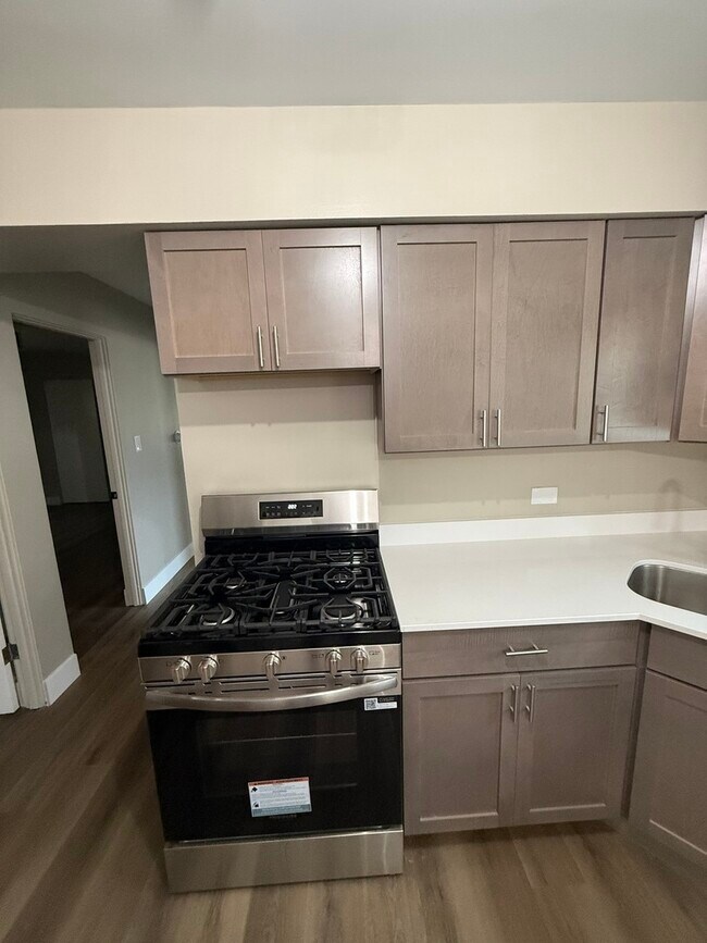 Foto del edificio - 5721 W Addison St