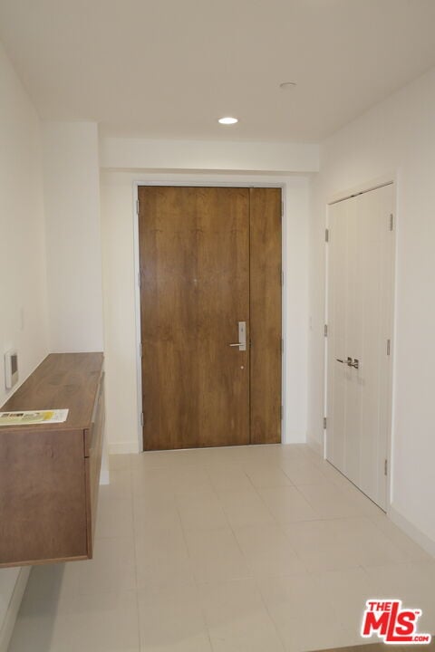 Building Photo - 4813 Oakwood Ave