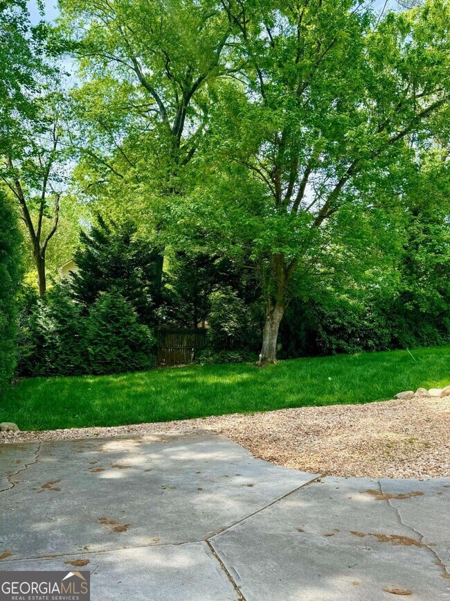 Building Photo - 1545 Carter Rd