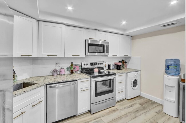 Building Photo - 2000 Presidential Way