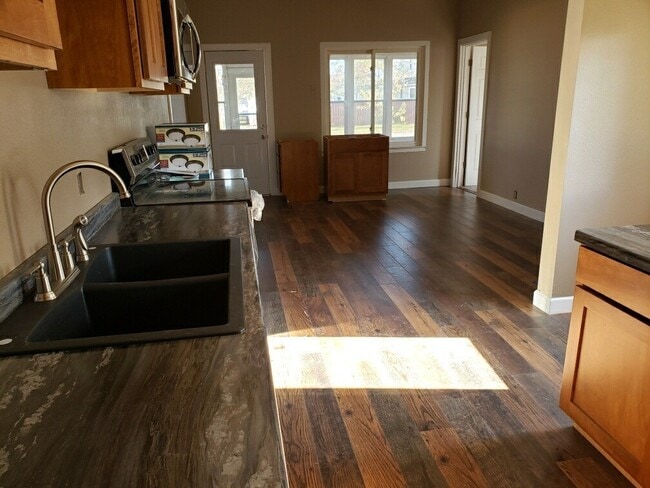 Foto del edificio - 3 Bed 1 Bath Single Family Home in Merrill