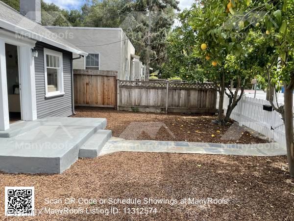 Building Photo - 2 br, 1 bath House - 1932  Menalto Ave