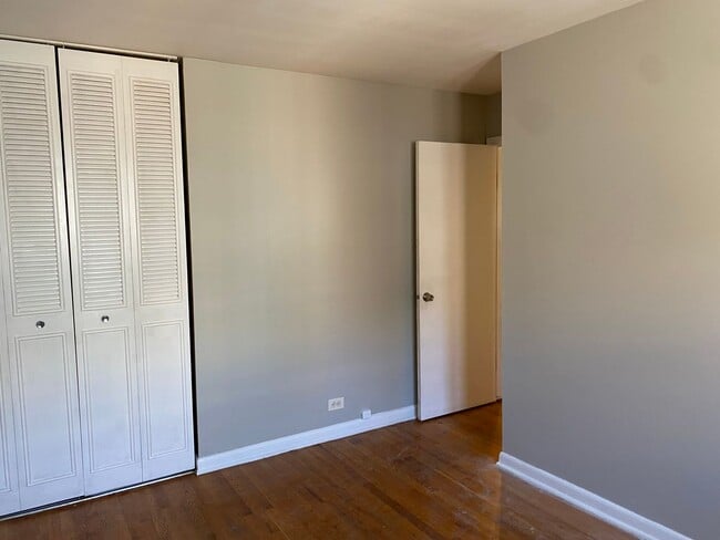 Foto del edificio - 9040 S Dauphin Ave