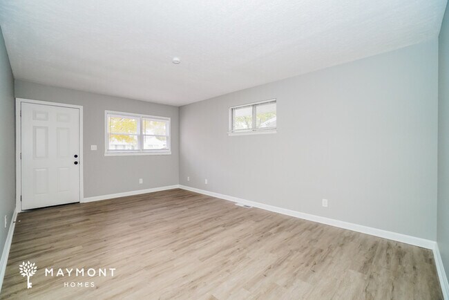 Building Photo - Explore Powell Avenue in Charming Pinewood!