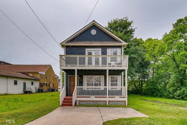 Foto del edificio - 218 Maple St NW