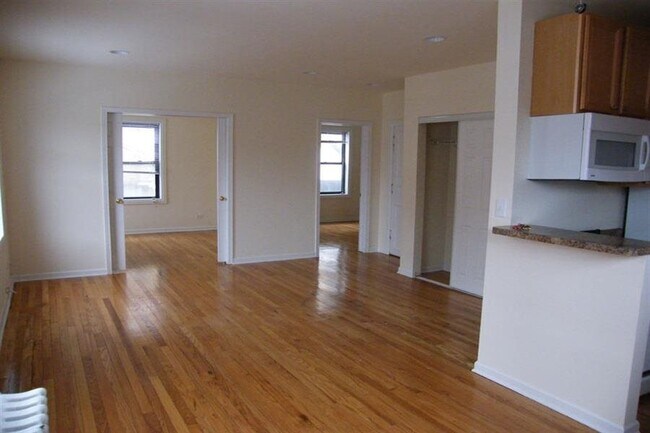 Foto del edificio - 1910 W Wilson Ave