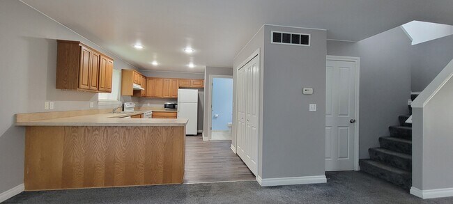 Foto del edificio - 3253 E 11 Mile Rd
