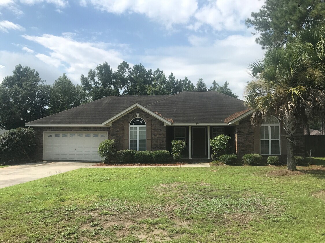271 Bobbie St, Allenhurst, GA 31301 House for Rent in Allenhurst, GA