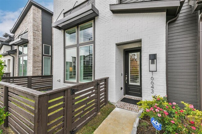 Foto del edificio - 16643 Texas Hill Country Rd