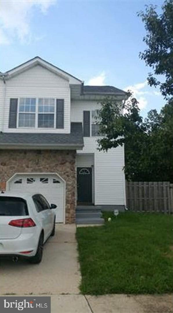 Building Photo - 3 Tudor Ln