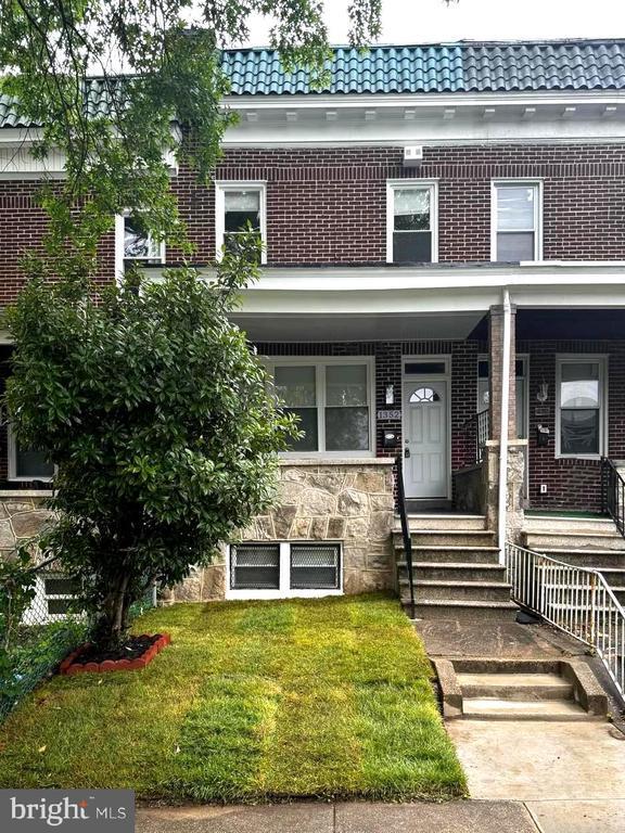 Foto del edificio - 1352 Homestead St