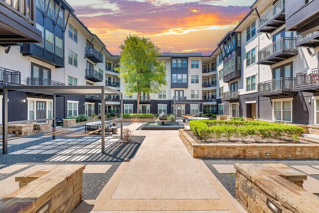 Building Photo - MAA West Austin