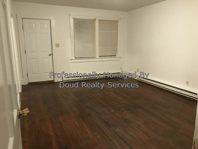 Building Photo - 213 Jackson St