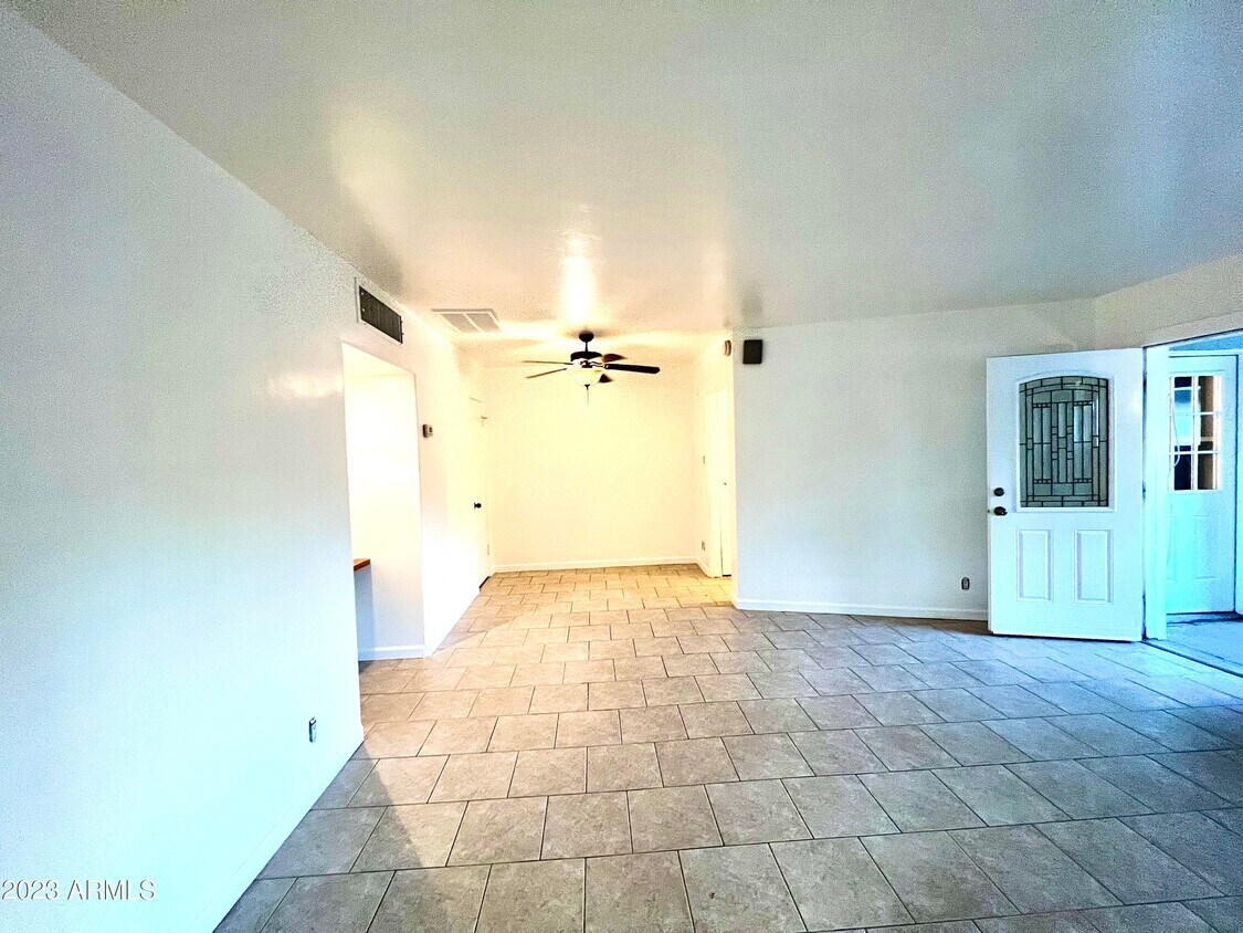 Foto del edificio - 2945 N 19th Ave