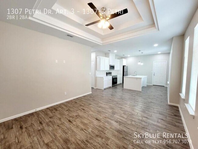 Building Photo - 1307 Petri Dr