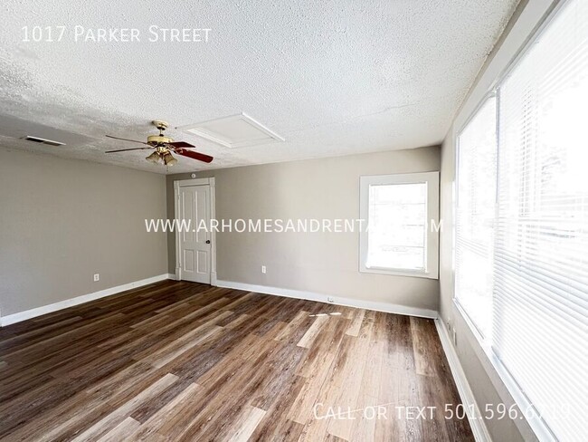 Building Photo - 1017 Parker St