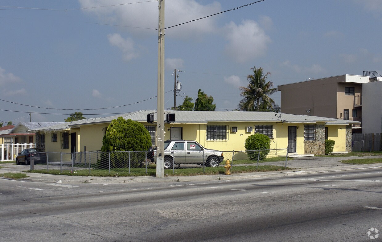 Foto del edificio - 3210 22nd Ave