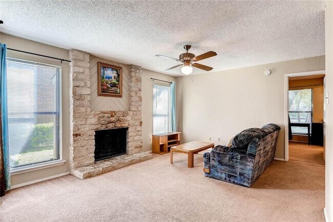 Foto del edificio - 10616 Mellow Meadow Dr